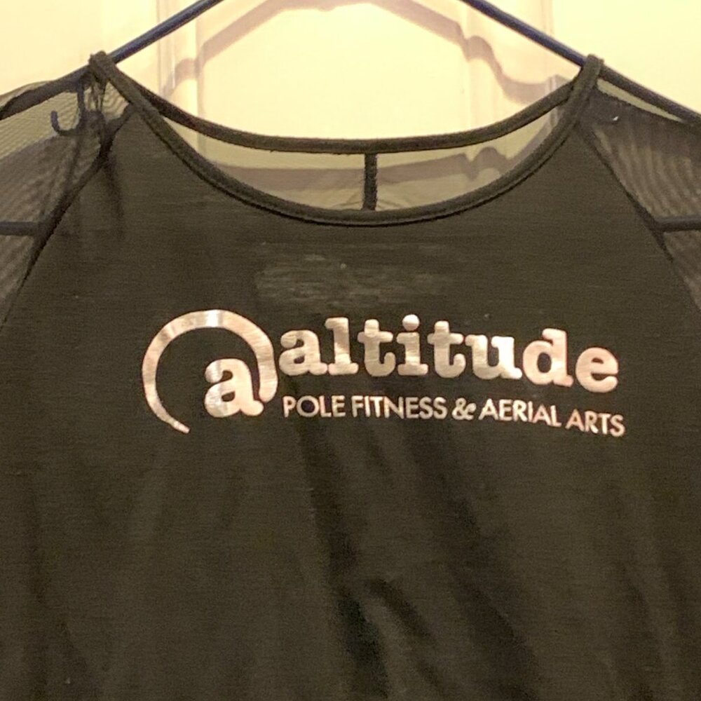 🙌 2/$55 Altitude Pole Fitness & Aerial Arts Logo Open Back Mesh Active Top SM